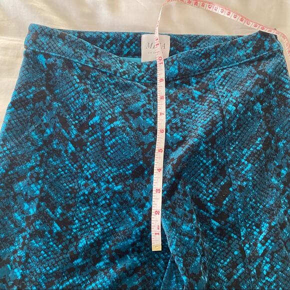 Misa Los Angeles New Blue Snake Animal Straight Velvet Pants Metallic Size 0 XS - Picture 10 of 10